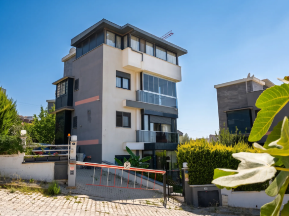 YELKİ’DE KENT KOLEJİ ARKASINDA 350 M² ARSALI VİLLA