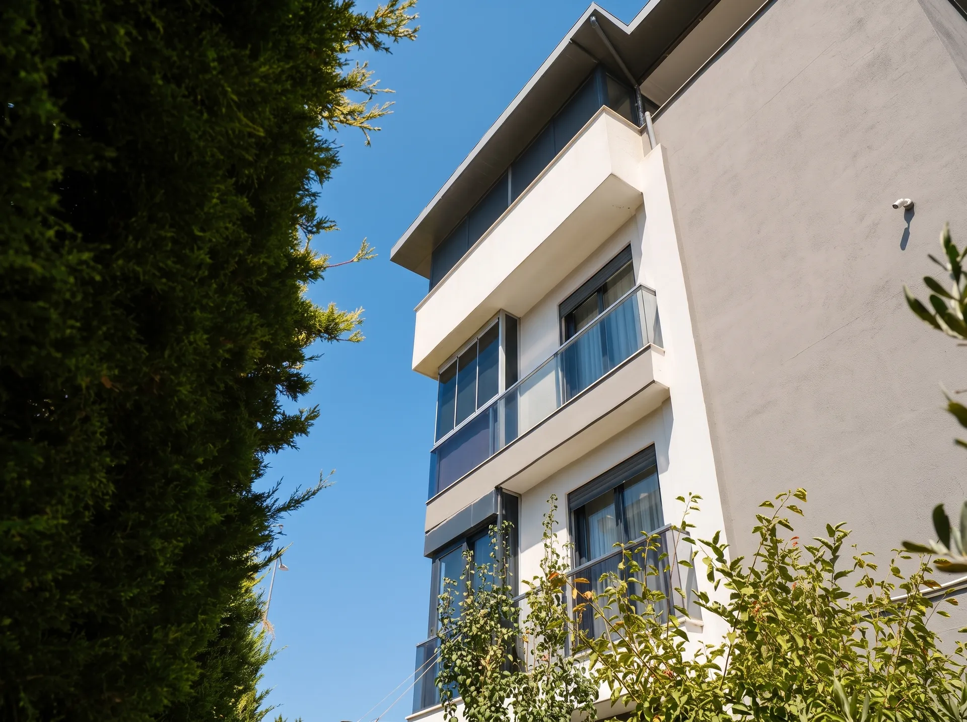 YELKİ’DE KENT KOLEJİ ARKASINDA 350 M² ARSALI VİLLA