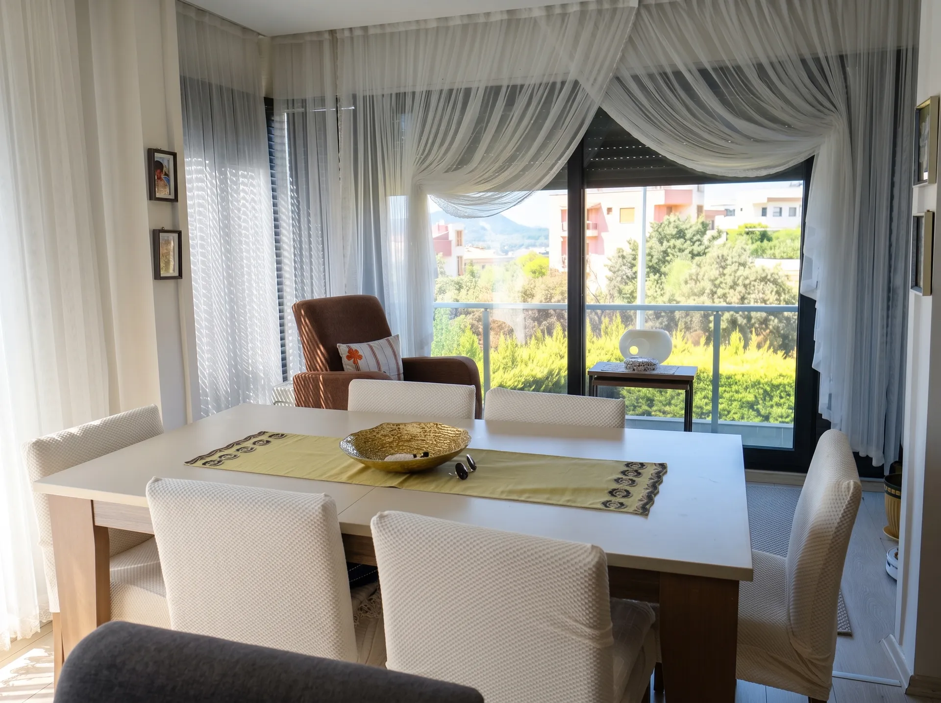 YELKİ’DE KENT KOLEJİ ARKASINDA 350 M² ARSALI VİLLA