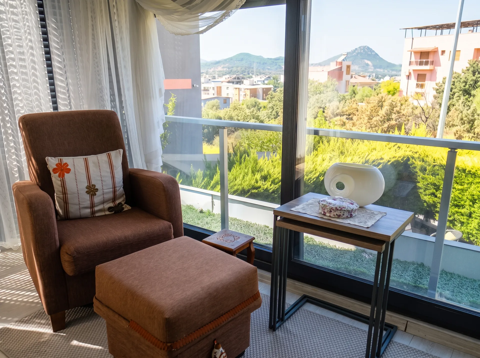 YELKİ’DE KENT KOLEJİ ARKASINDA 350 M² ARSALI VİLLA