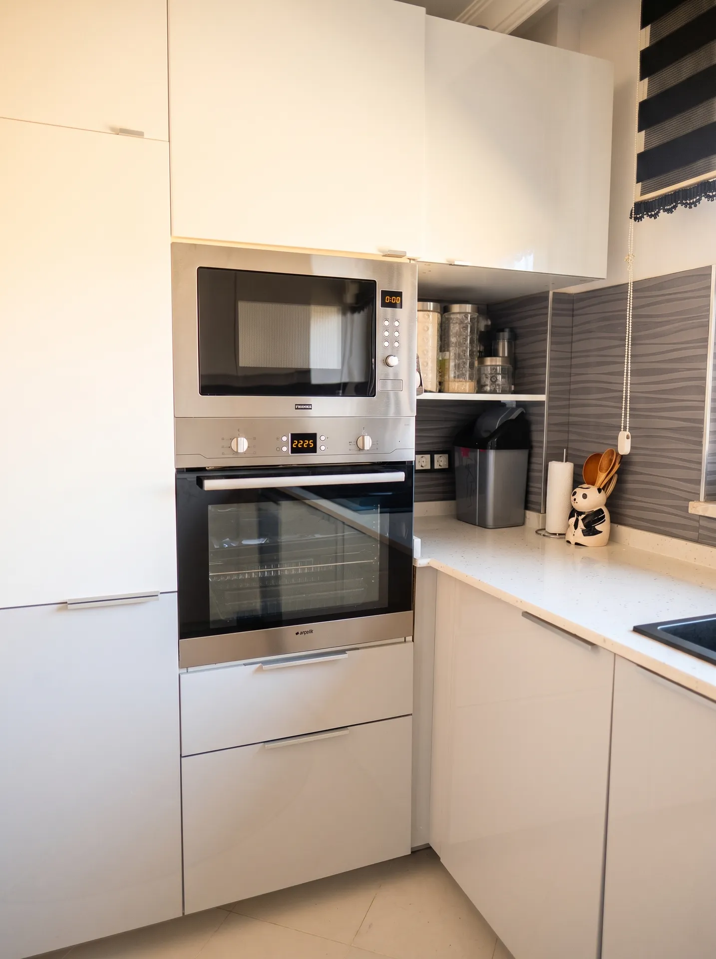 YELKİ’DE KENT KOLEJİ ARKASINDA 350 M² ARSALI VİLLA