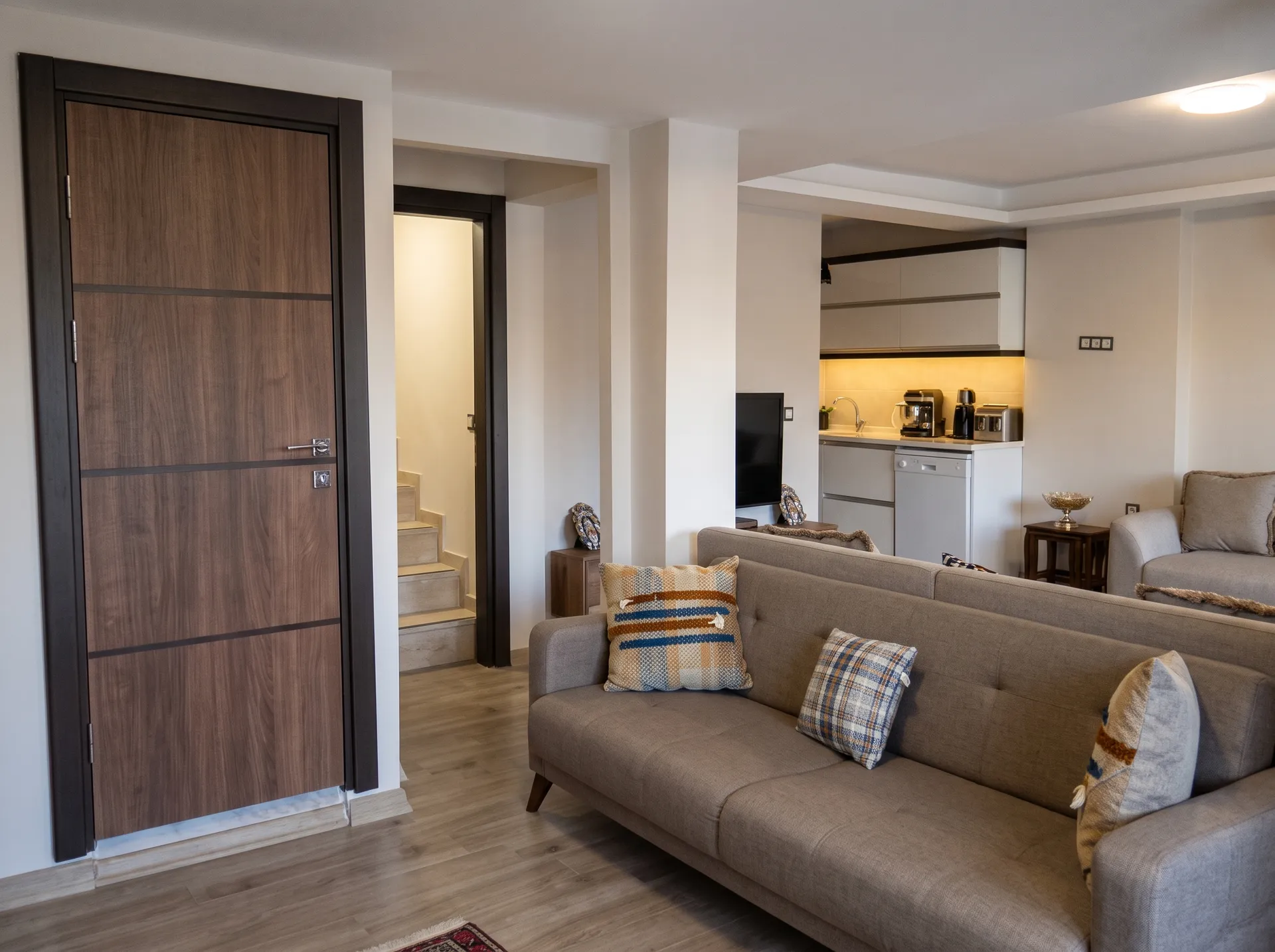 YELKİ’DE KENT KOLEJİ ARKASINDA 350 M² ARSALI VİLLA