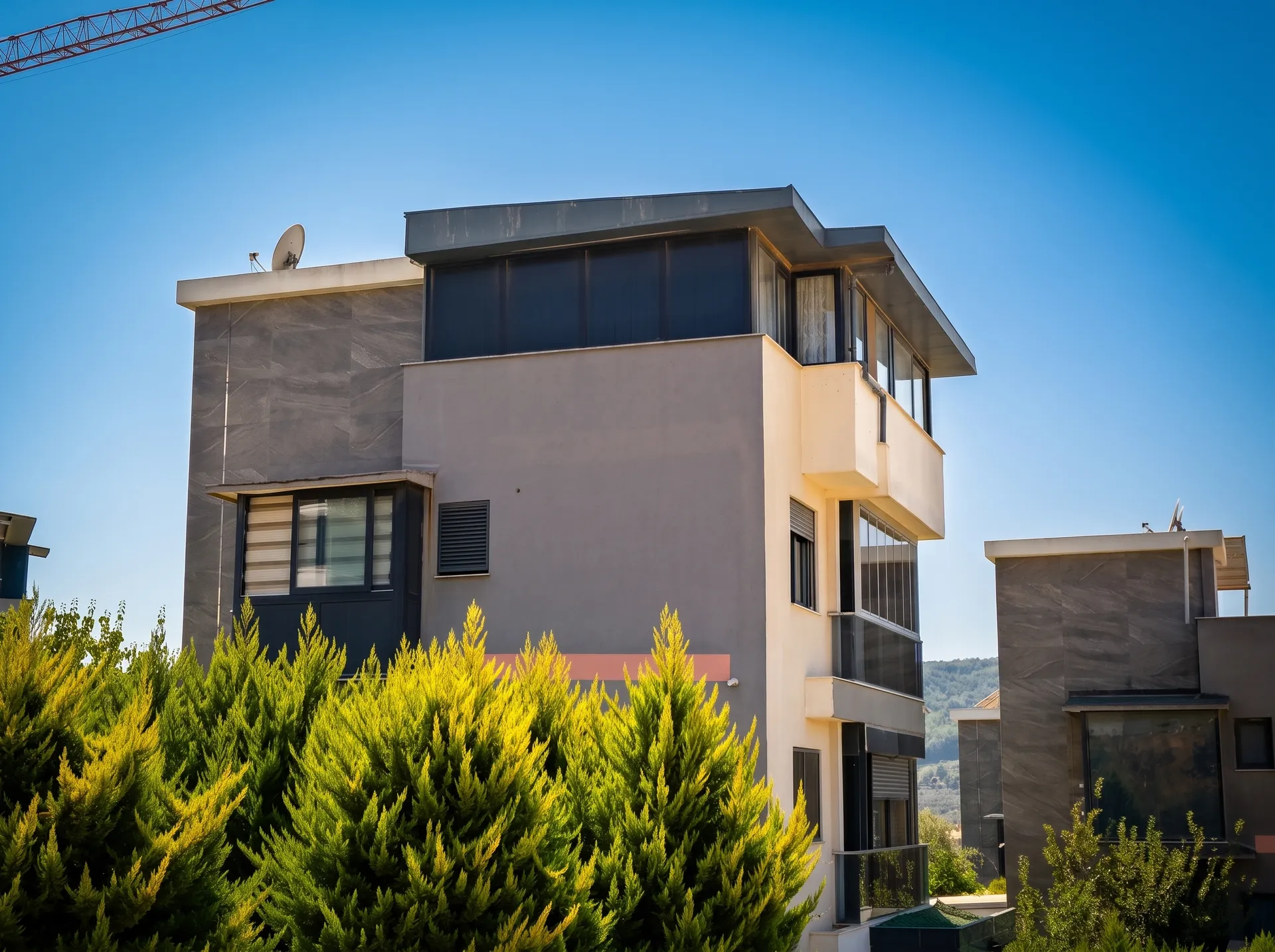 YELKİ’DE KENT KOLEJİ ARKASINDA 350 M² ARSALI VİLLA