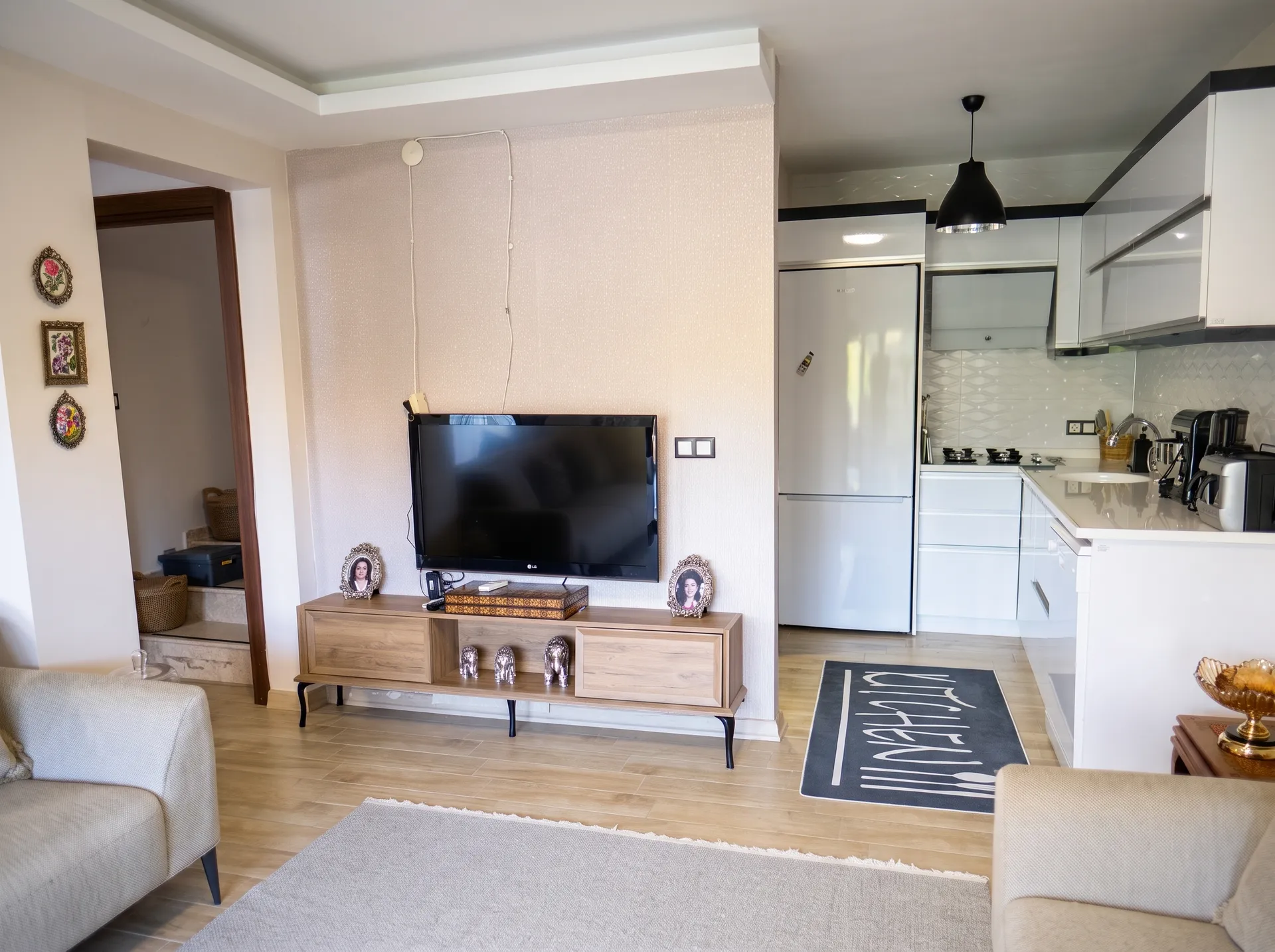 YELKİ’DE KENT KOLEJİ ARKASINDA 350 M² ARSALI VİLLA