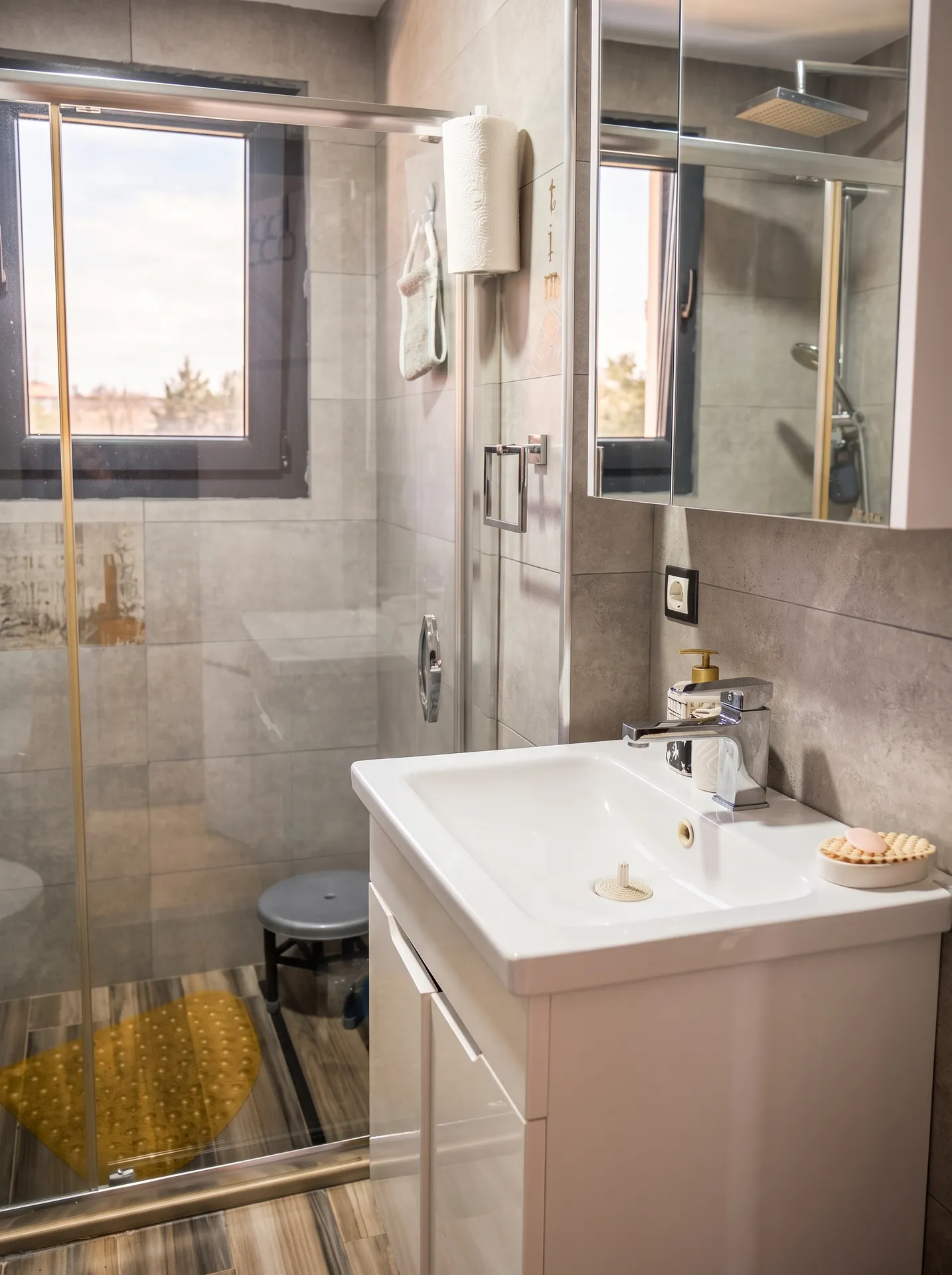 YELKİ’DE KENT KOLEJİ ARKASINDA 350 M² ARSALI VİLLA