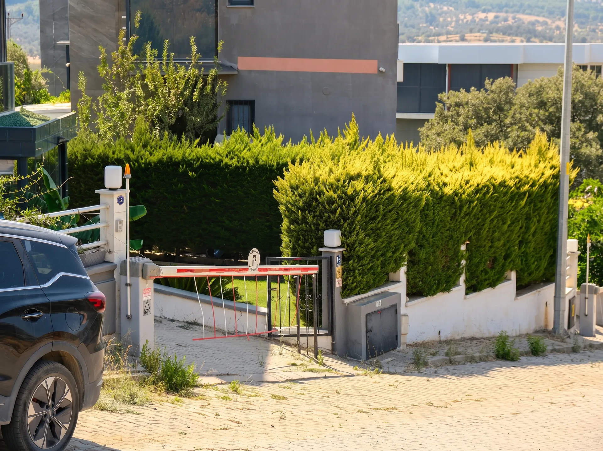 YELKİ’DE KENT KOLEJİ ARKASINDA 350 M² ARSALI VİLLA