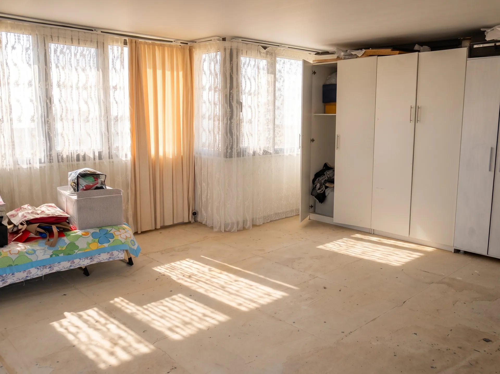 YELKİ’DE KENT KOLEJİ ARKASINDA 350 M² ARSALI VİLLA