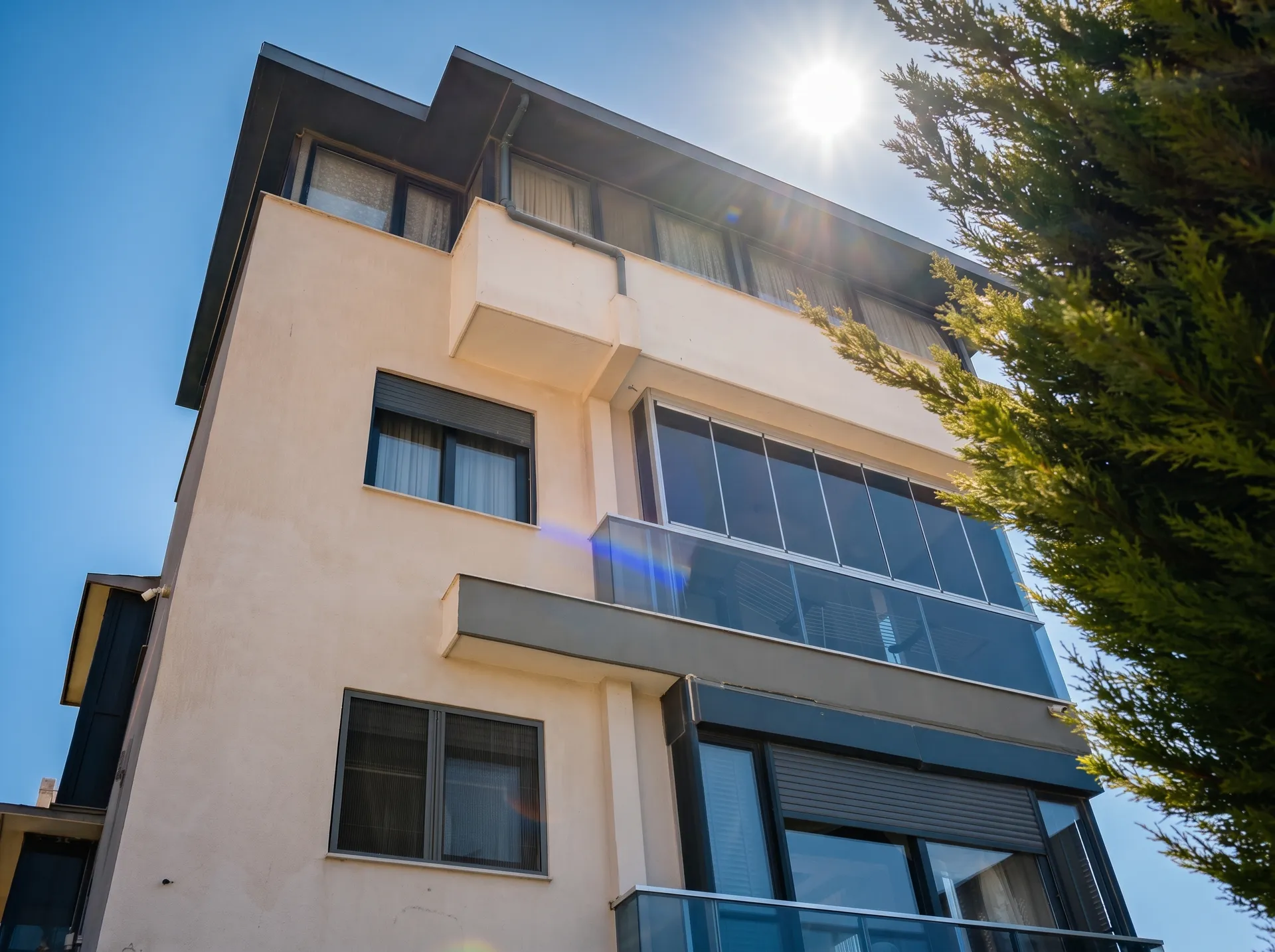 YELKİ’DE KENT KOLEJİ ARKASINDA 350 M² ARSALI VİLLA