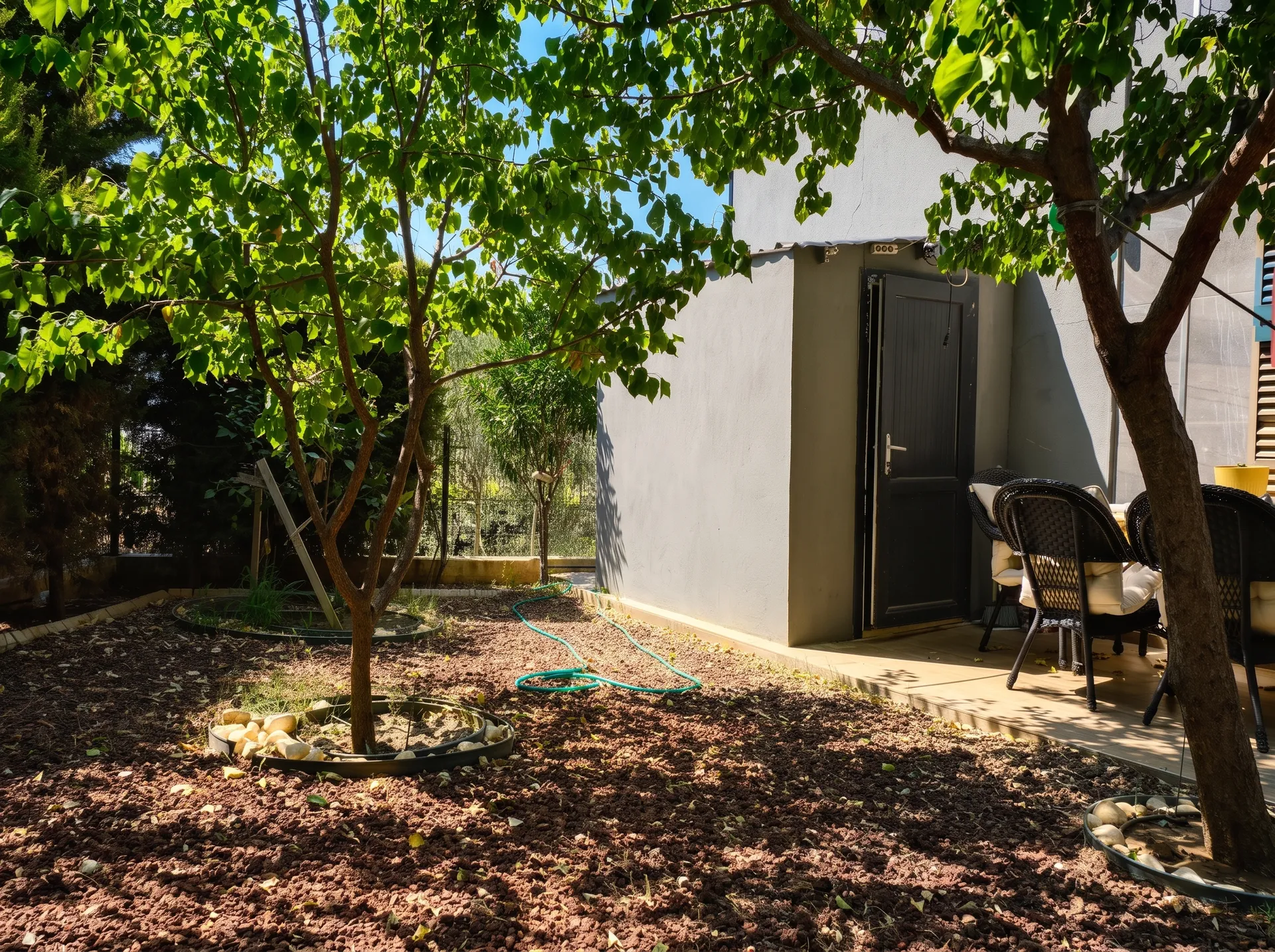 YELKİ’DE KENT KOLEJİ ARKASINDA 350 M² ARSALI VİLLA