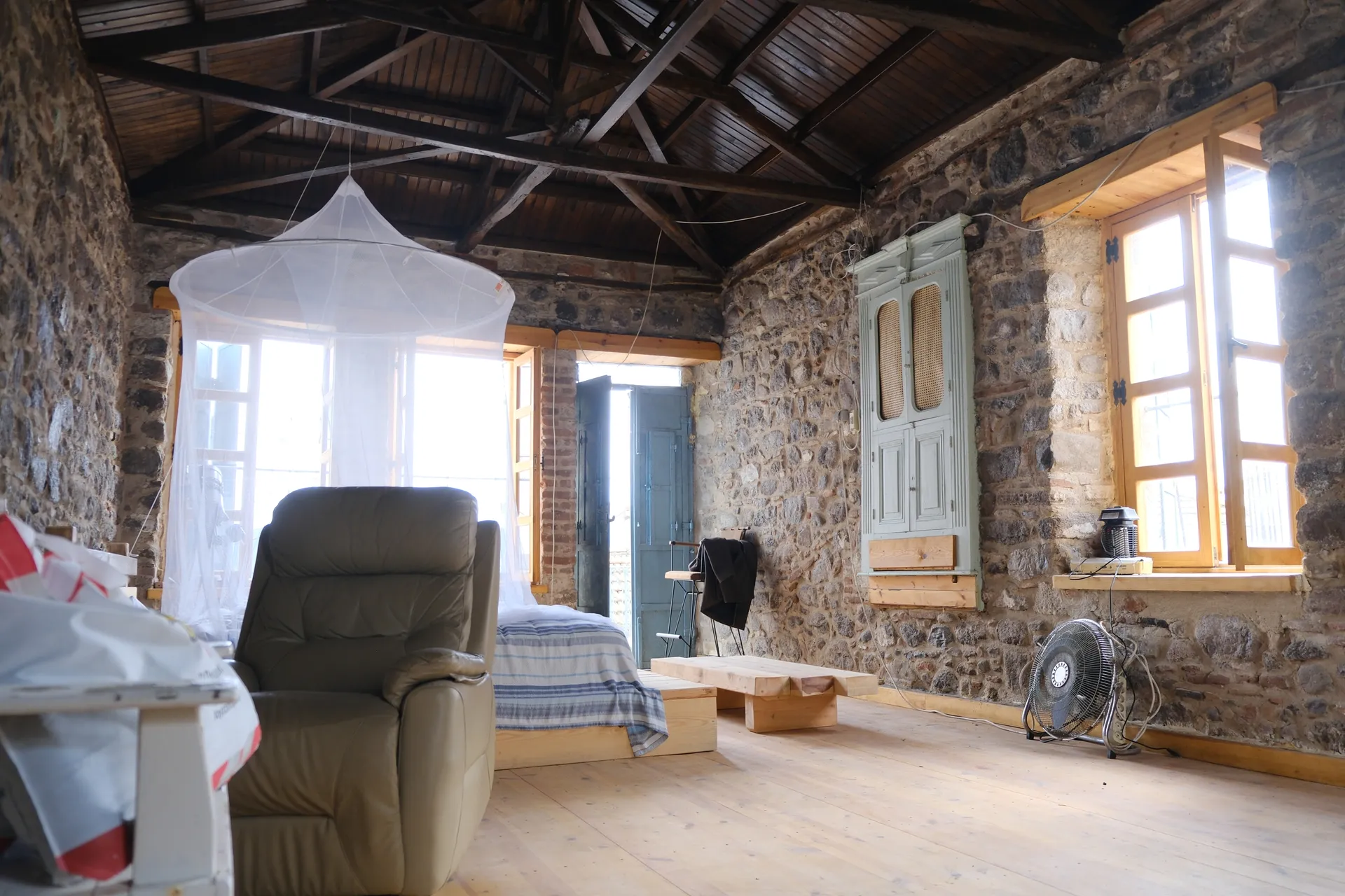 URLA GÜLBAHÇE’DE TARİHİ SARNIÇLI RUM EVİ