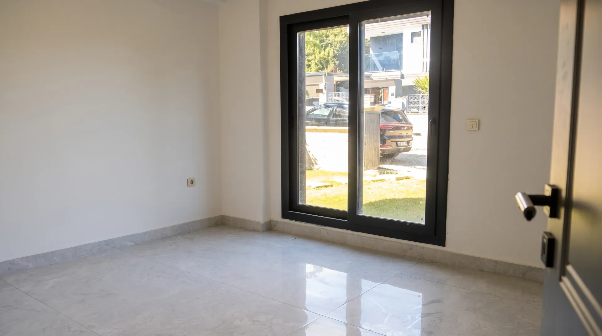 EPA İNCİ – KUŞADASI GÜZELÇAMLI’DA DENİZ MANZARALI HAVUZLU 4+1