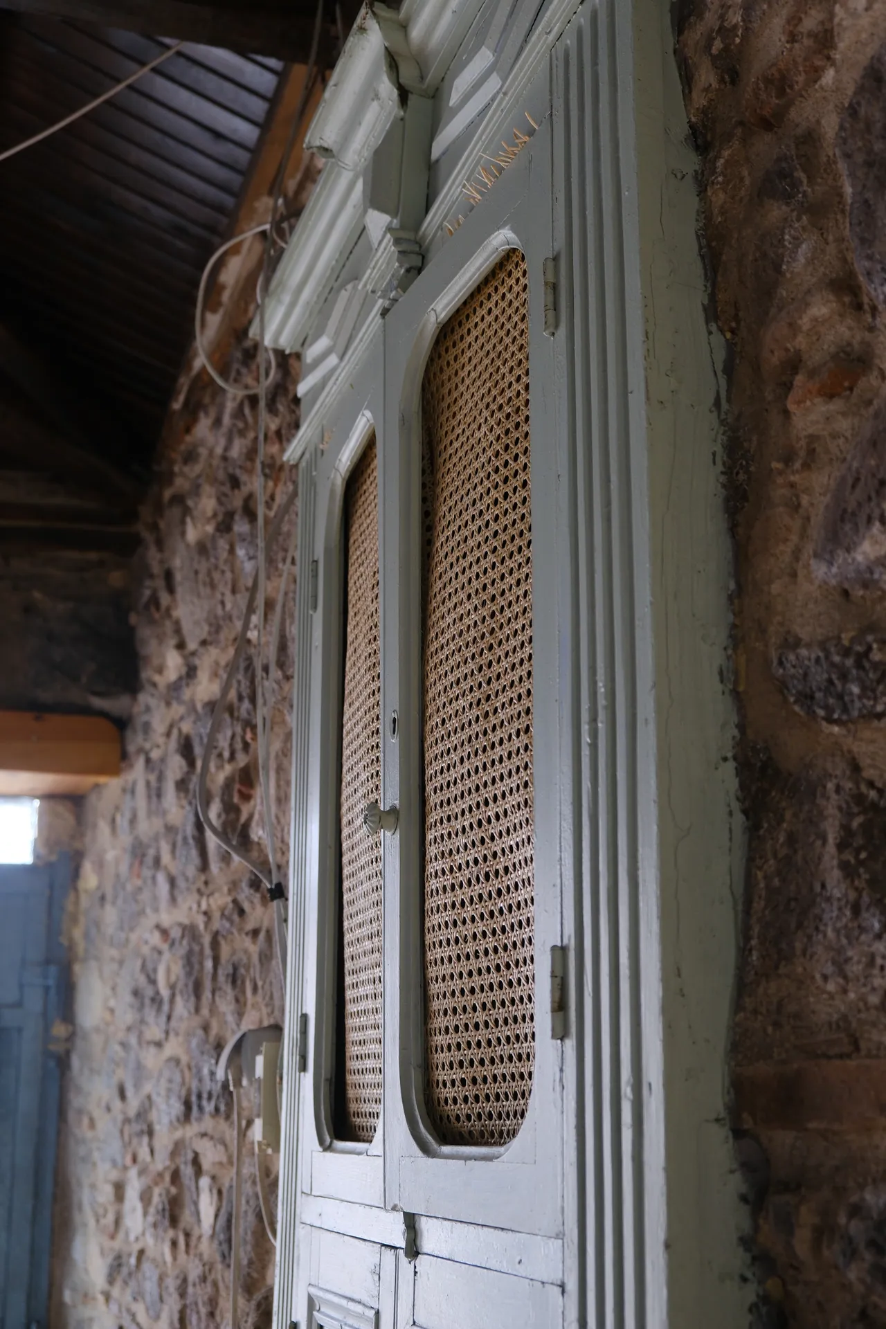 URLA GÜLBAHÇE’DE TARİHİ SARNIÇLI RUM EVİ
