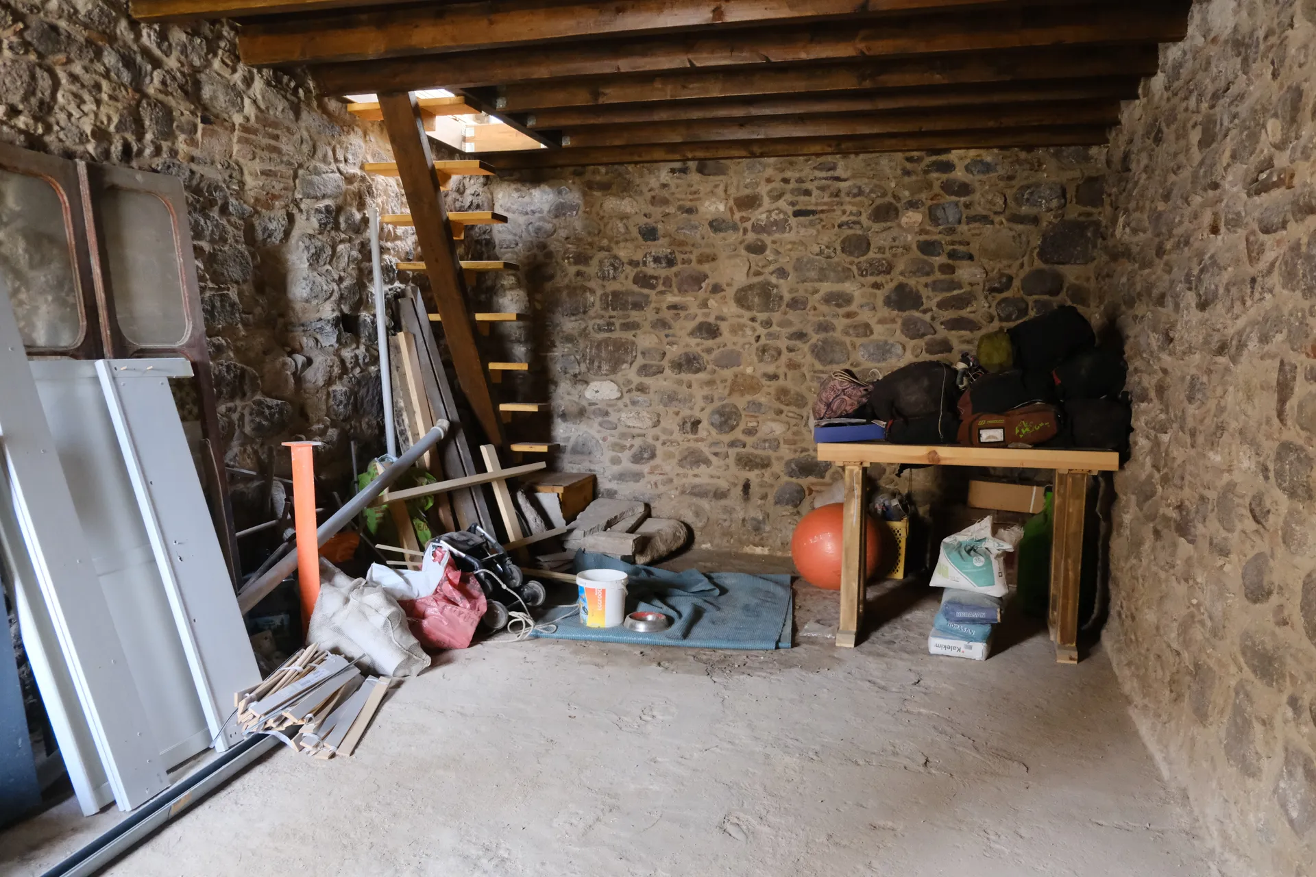 URLA GÜLBAHÇE’DE TARİHİ SARNIÇLI RUM EVİ