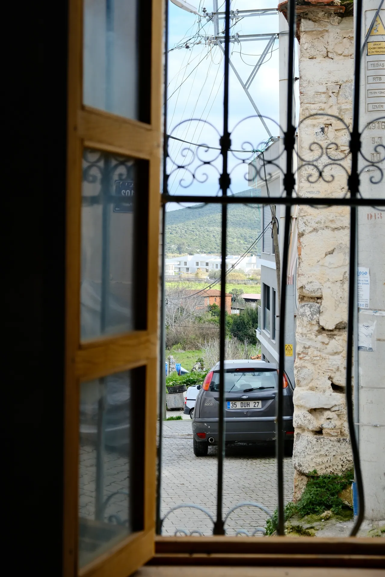 URLA GÜLBAHÇE’DE TARİHİ SARNIÇLI RUM EVİ