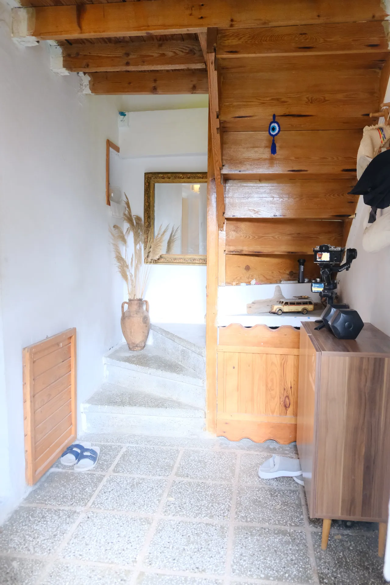 URLA GÜLBAHÇE’DE TARİHİ SARNIÇLI RUM EVİ