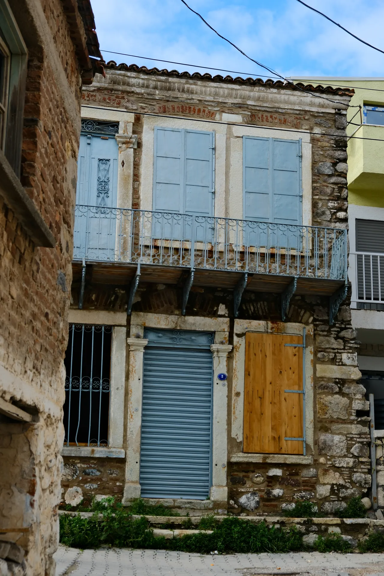 URLA GÜLBAHÇE’DE TARİHİ SARNIÇLI RUM EVİ