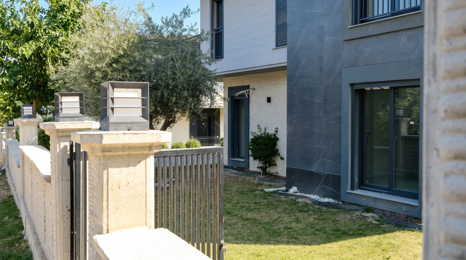 EPA İNCİ – KUŞADASI GÜZELÇAMLI’DA DENİZ MANZARALI HAVUZLU 4+1