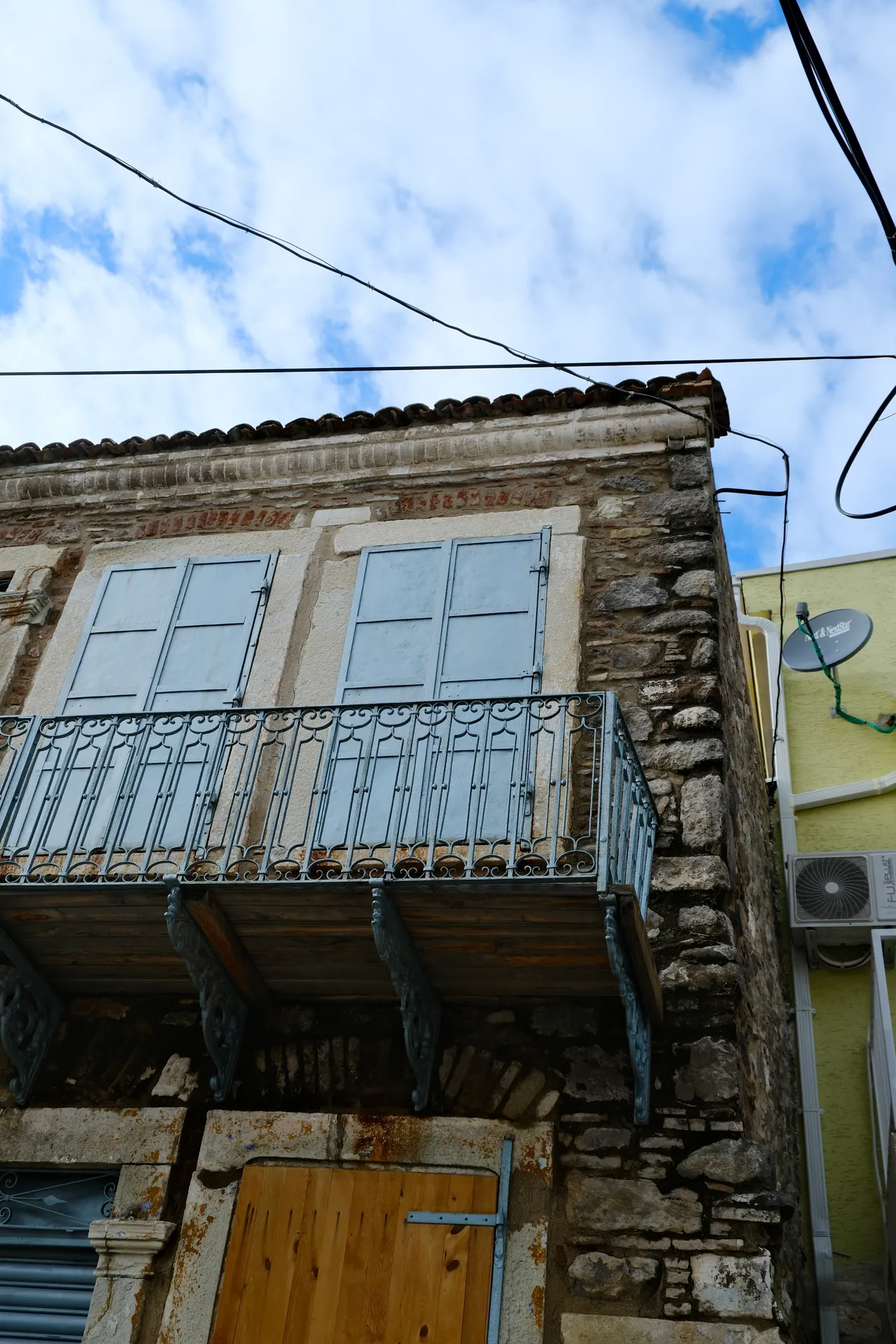 URLA GÜLBAHÇE’DE TARİHİ SARNIÇLI RUM EVİ