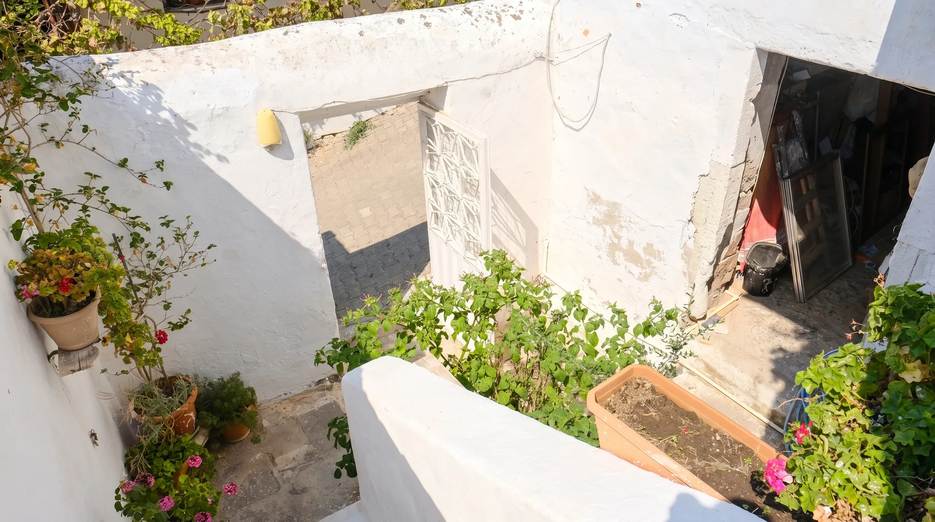 ildiriRE (13) ÇEŞME ILDIR’IN KALBİNDE TESCİLLİ TARİHİ RUM EVİ