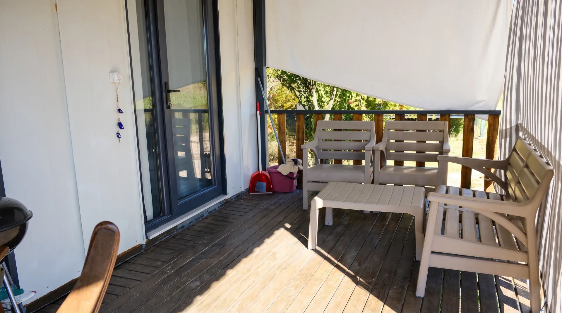 EPA İNCİ – URLA TORASAN’DA DENİZE SIFIR KİRALIK TINY HOUSE