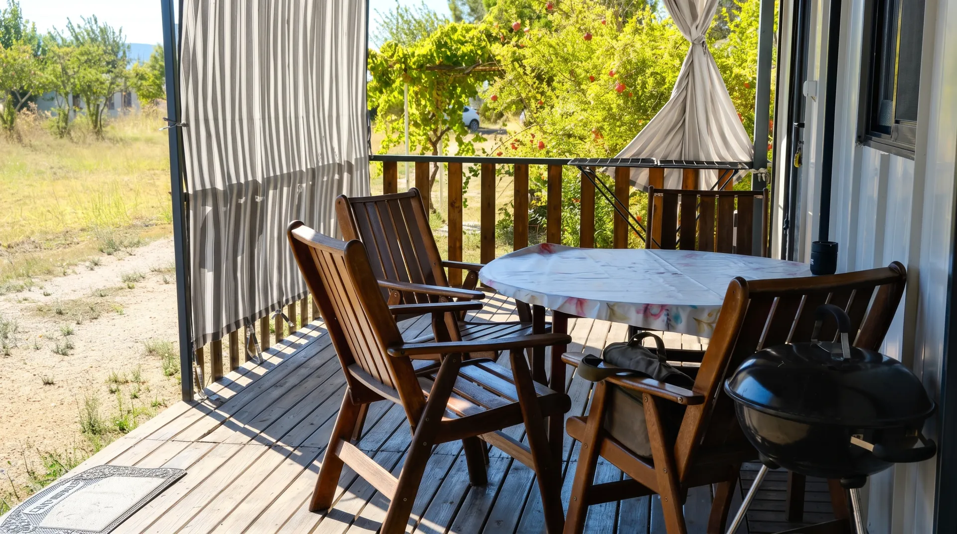 EPA İNCİ – URLA TORASAN’DA DENİZE SIFIR KİRALIK TINY HOUSE