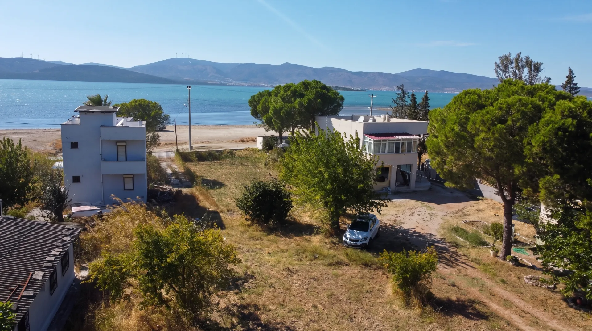 EPA İNCİ – URLA TORASAN’DA DENİZE SIFIR KİRALIK TINY HOUSE