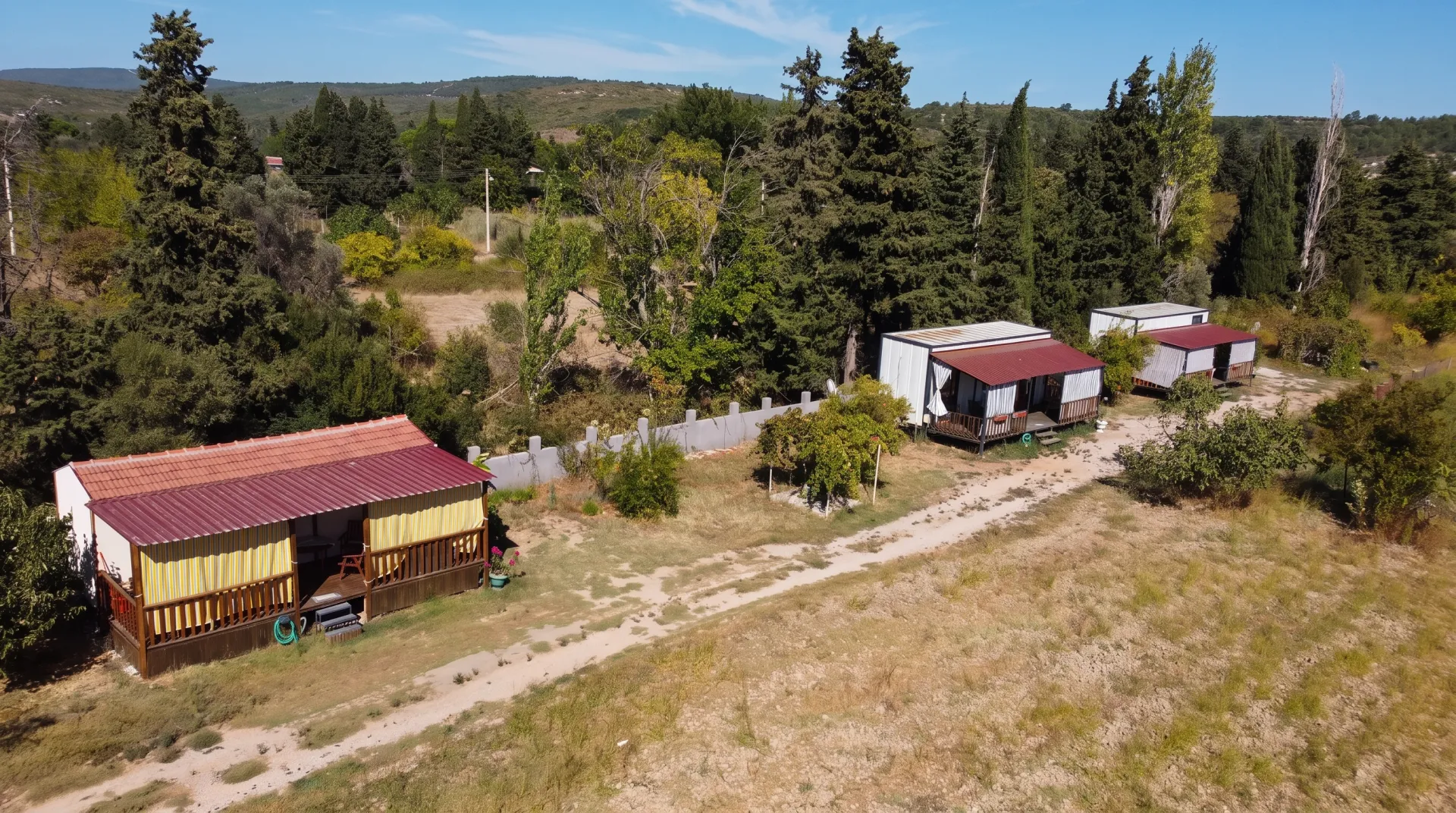 EPA İNCİ – URLA TORASAN’DA DENİZE SIFIR KİRALIK TINY HOUSE